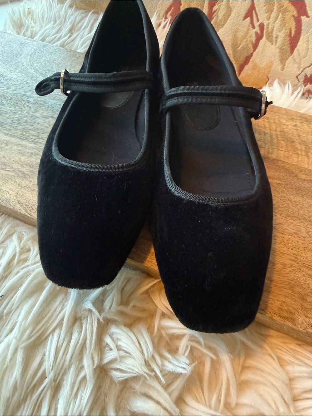 Zara Velvet Mary Jane Ballet Flats – Black – Size 7.5